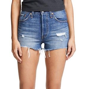 NWOT Levi’s 501 high rise cut off shorts